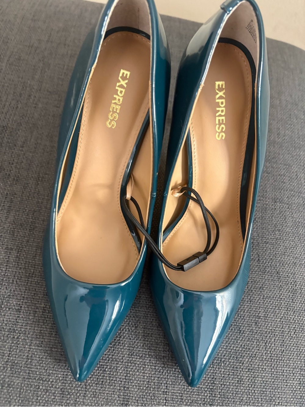 Express Pointed Closed Toe Green Heels Size 6 New
